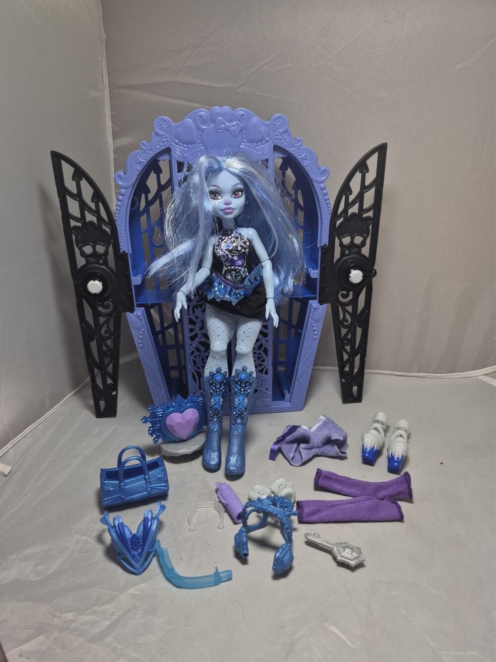 💥 2023 Monster High Skulltimate Secret Monster Mysteries: Abbey Bominable